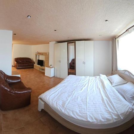 Airport Host Apartment คลูจ-นาโปกา ภายนอก รูปภาพ
