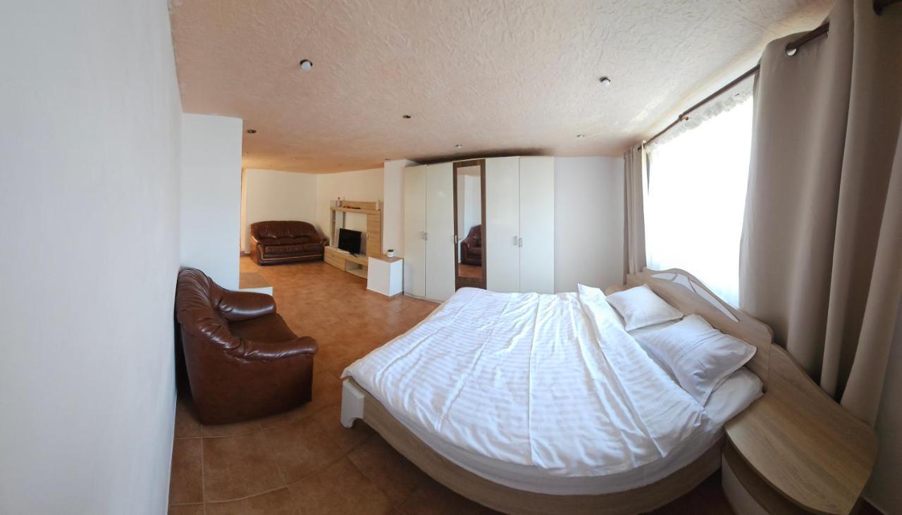 Airport Host Apartment คลูจ-นาโปกา ภายนอก รูปภาพ